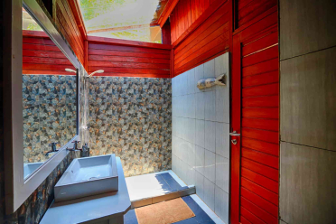 villa_bathroom_vivid_2048_web10